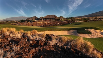 Kukio Golf Clubhouse. Photo by Anders Carlson